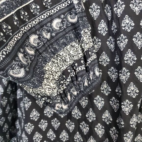 Old Navy Black White Boho Print Peasant Blouse XL Long Sleeve - Picture 3 of 7